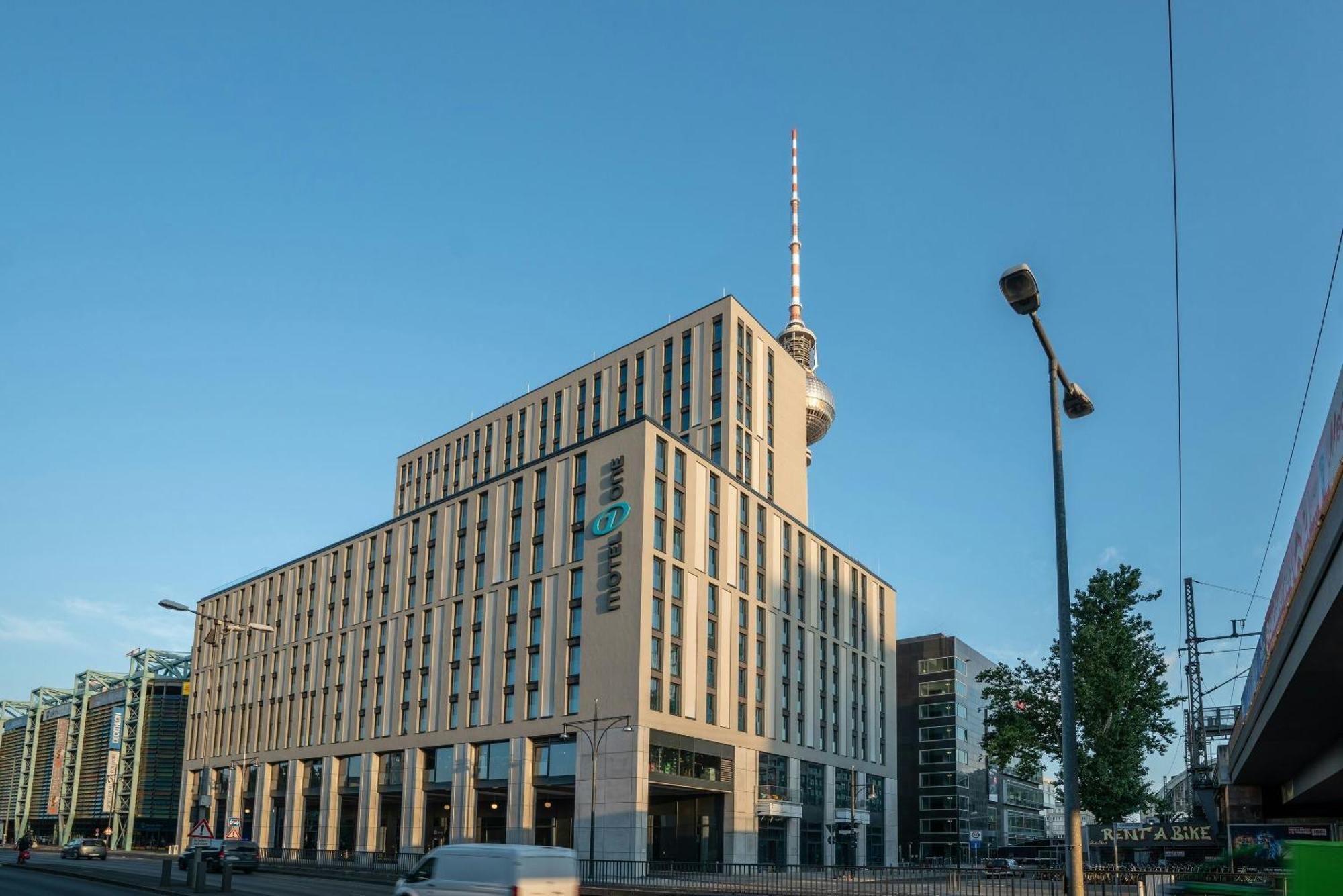 Motel One Berlin-Alexanderplatz — Fotos 1